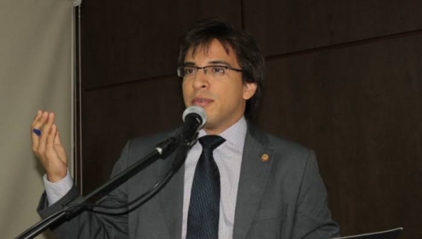 Procurador do Estado diz que proposta de Bocalom de corte de subsídio "não se sustenta e aparenta um vício de inconstitucionalidade" 